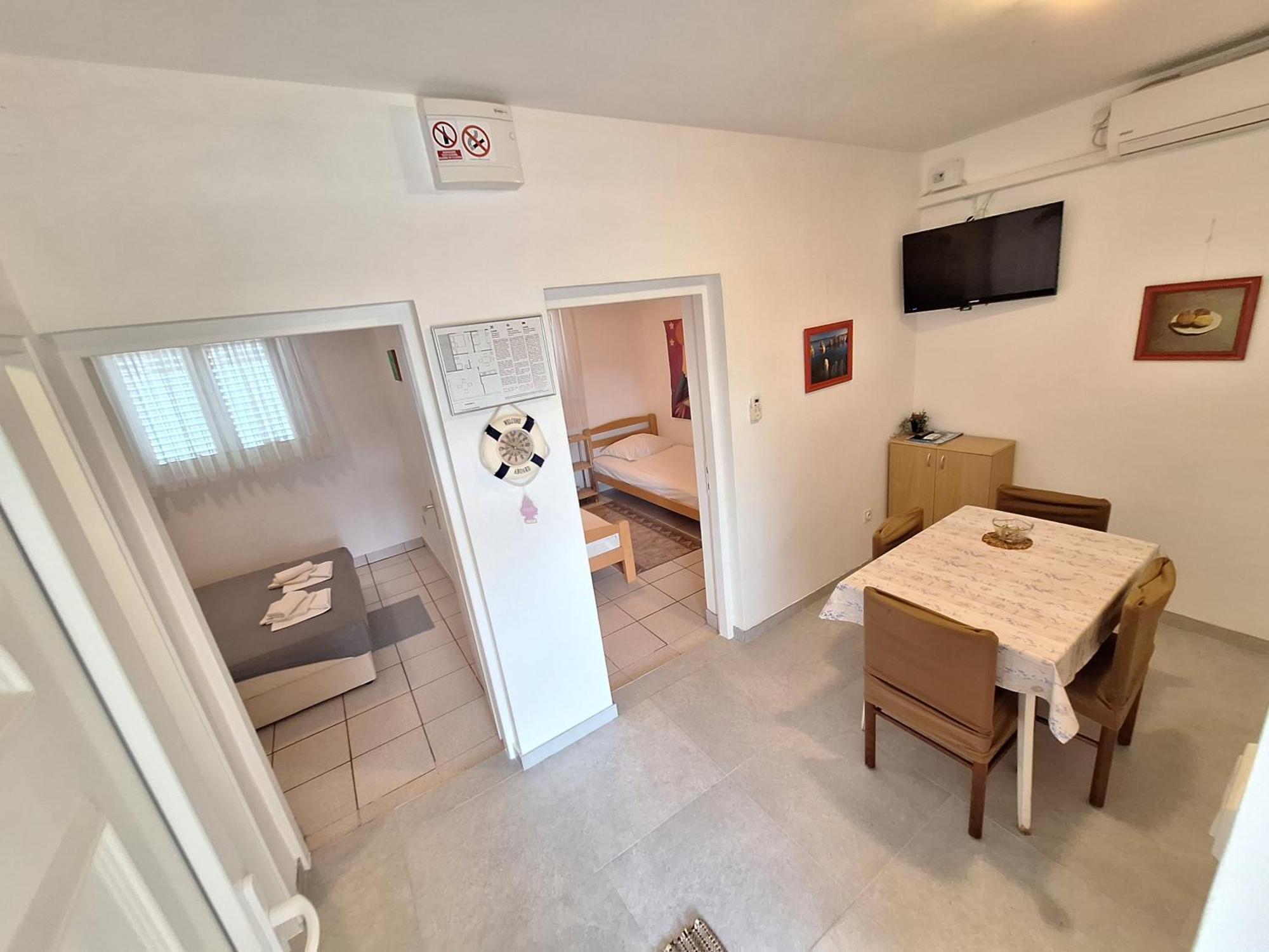 Sunny Bi-Pi Apartment Pag Town Eksteriør billede